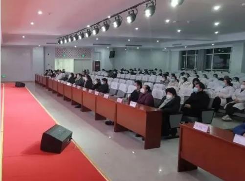 “齊心奮進(jìn)溝壑平，仰頭再攀新高峰”泰安頤博康復(fù)醫(yī)院開展“開工第 一課”